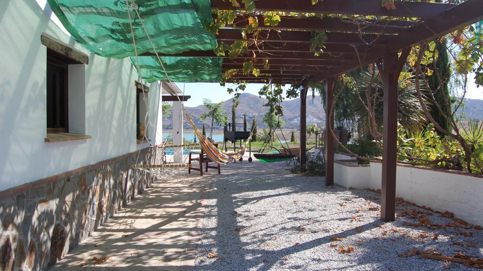 Casa Herrera'S Quiet Lake Escape Malaga